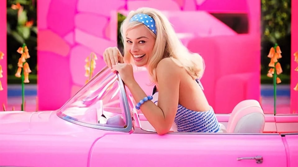 Barbie in ihrem Auto 