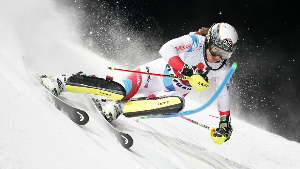 La skiunza Wendy Holdener en acziun