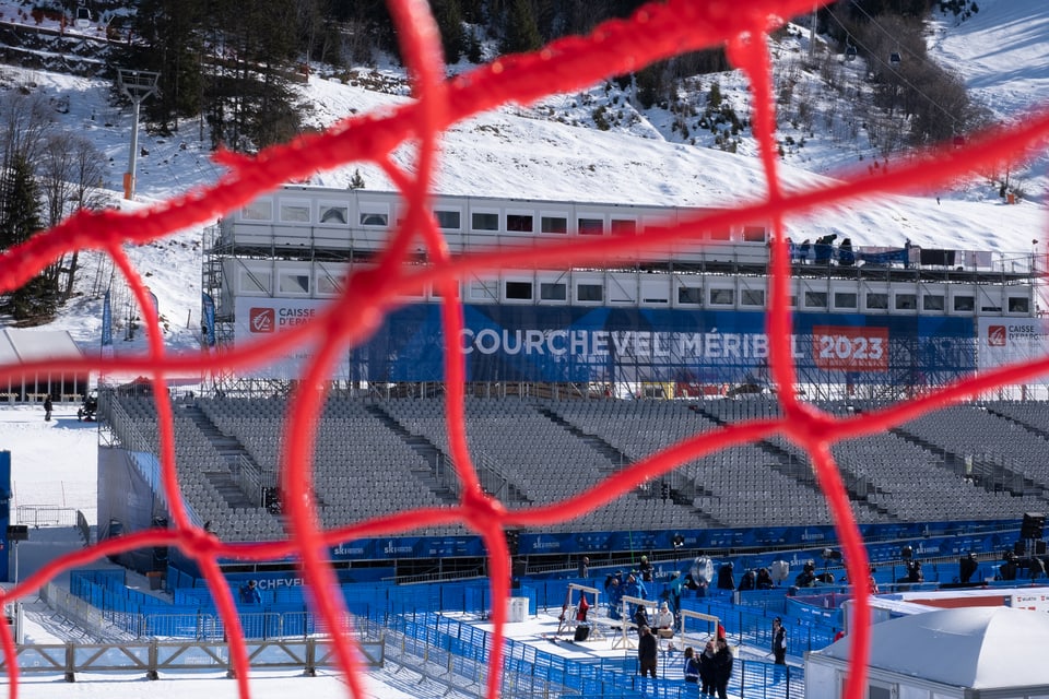 Tribuna e cabinas da reporters Méribel