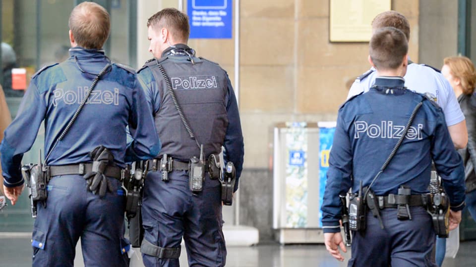 Policists en acziun. 