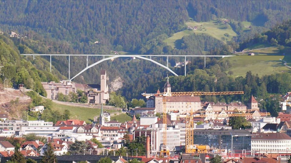 Cun la punt da Son Gliezi duai la citad veglia da Cuira vegnir distgargiada dal traffic.
