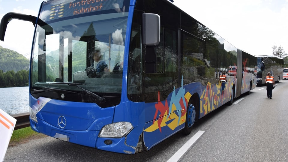 Bus da l'Engiadina cun donns da l'accident. 