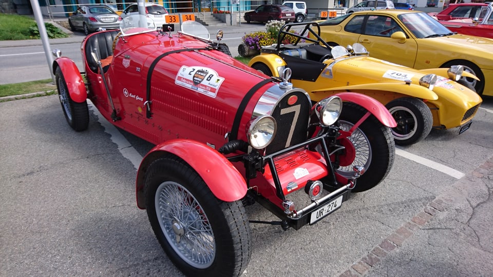 Impressiuns da l'exposiziun d'autos da rallye a Sedrun.