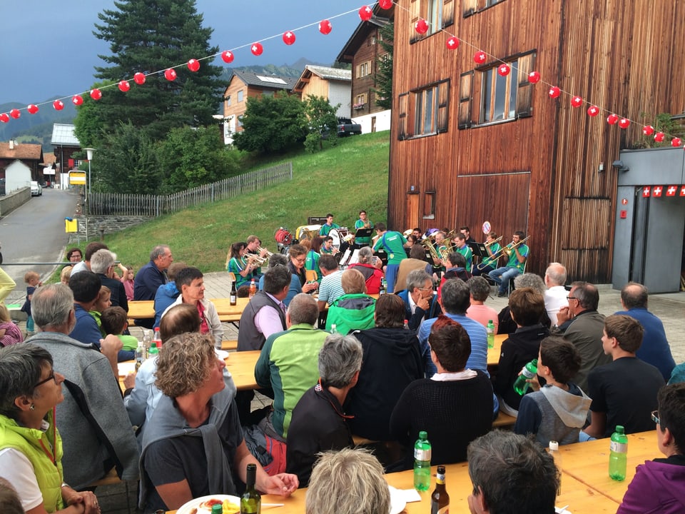 festa d'emprim avust, davostiers musica da brass.