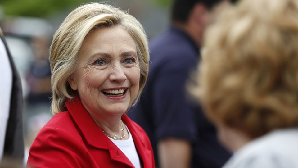 Hillary Clinton cun fatscha rienta. 