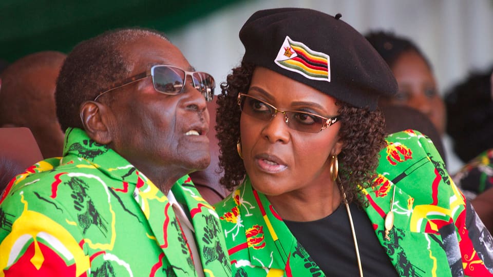 Robert Mugabe e sia dunna Grace.