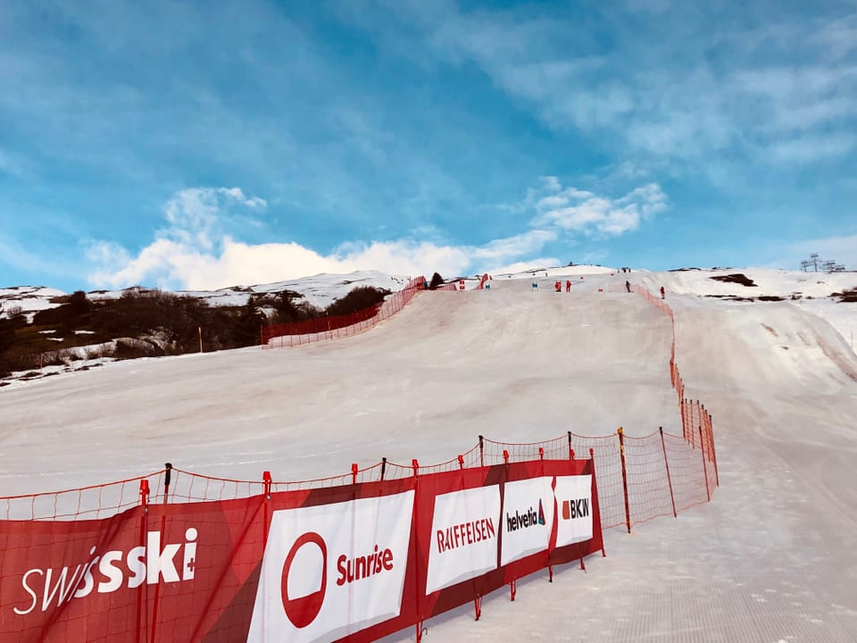 Vista sin pista da cursa da skis 