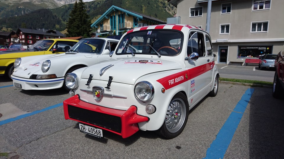 Impressiuns da l'exposiziun d'autos da rallye a Sedrun.