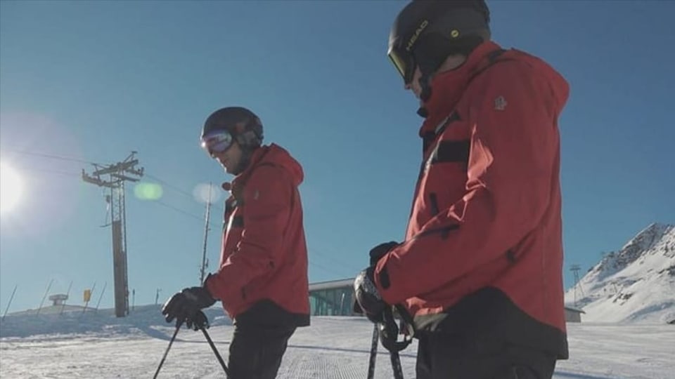 Preparativas da scola da skis avant la stagiun auta