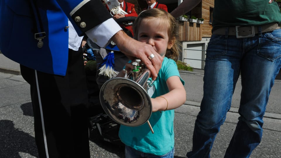 Impressiuns da la festa districtuala da musica a Sursaissa.