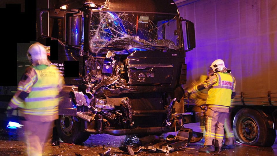 In accident cun in camiun.