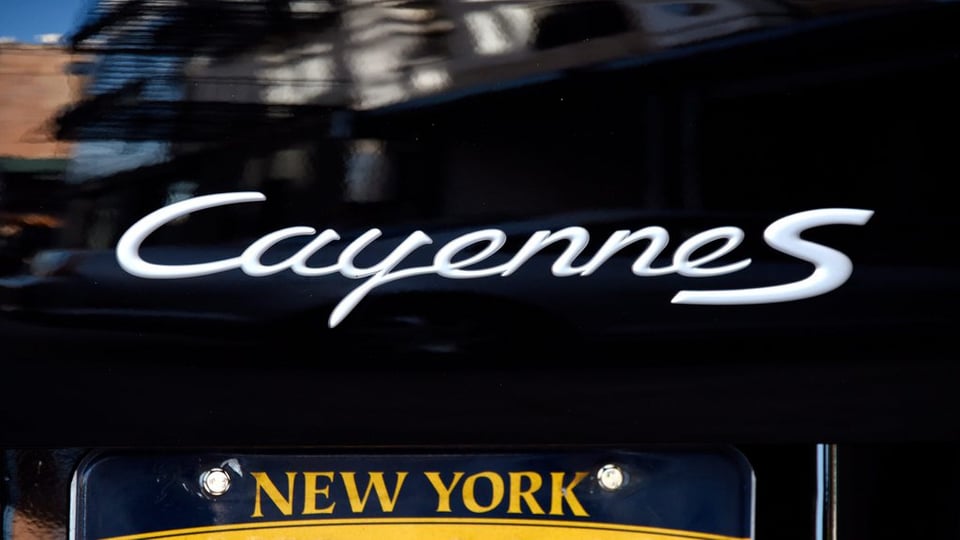 Ina signatura da Porsche Cayenne. 