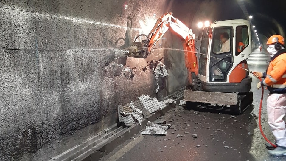 Lavurs da sanaziun actualas el tunnel da Munt la Schera.