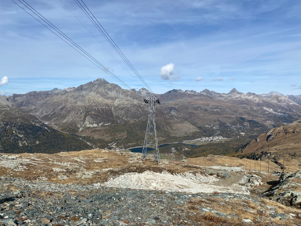 vista sin il lieu nua che la mesapipa vegn construida en il territori dal corvatsch