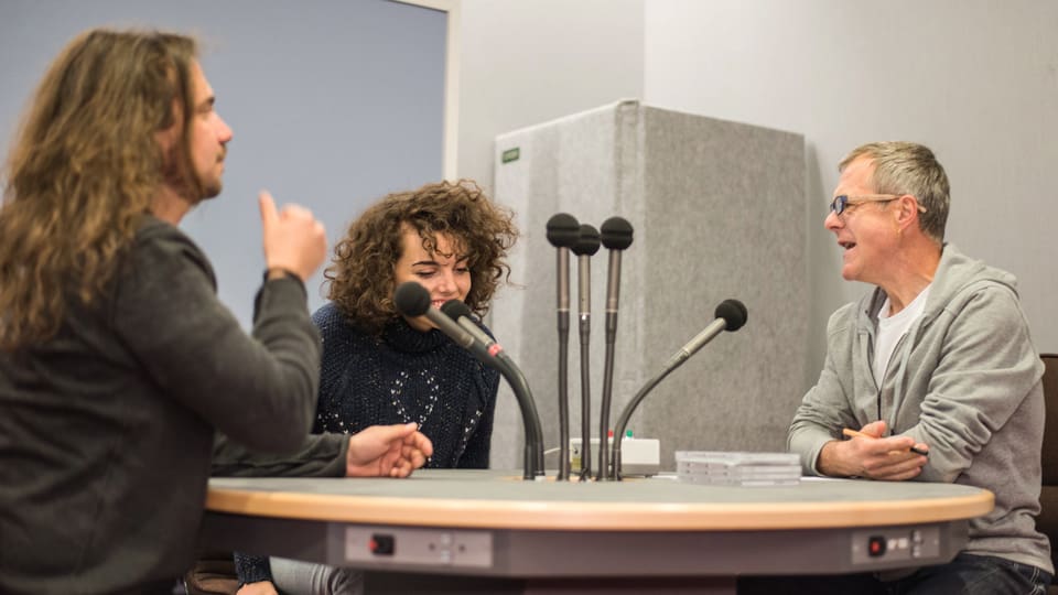 Roland Vögtli e Maria Moling en l'intervista cun Jachen Prevost.