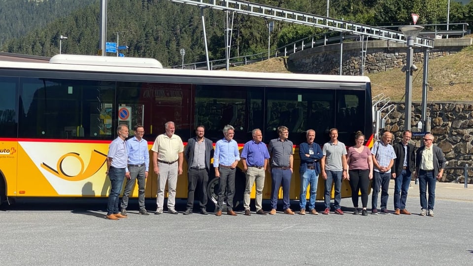 Represchentants dal traffic public e la politica.