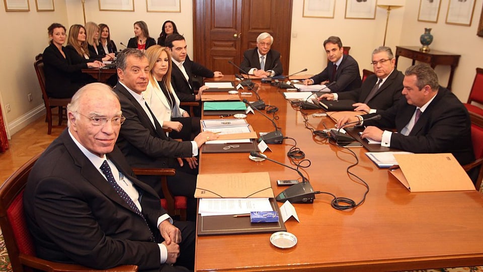 umens e dunnas sesan enturn ina maisa gronda