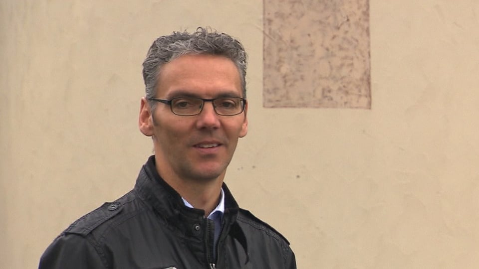 Ernst Sax è l’emprim president da la vischnanca fusiunada Sursaissa Mundaun. 