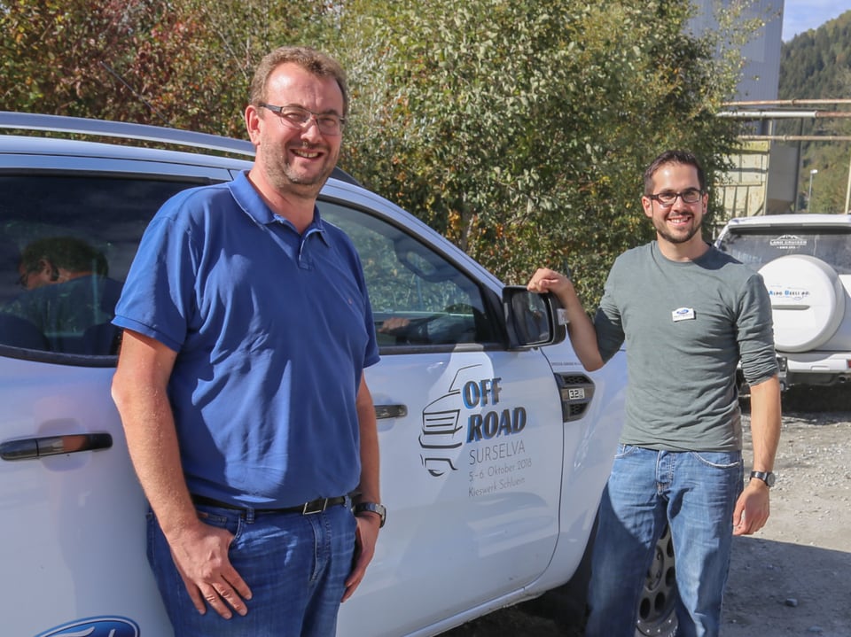 René Veraguth e Remo Wellinger avant lur auto da OFF ROAD.