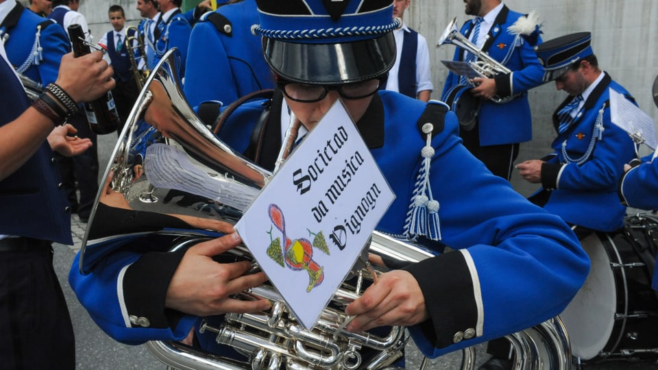 Impressiuns da la festa districtuala da musica a Sursaissa.