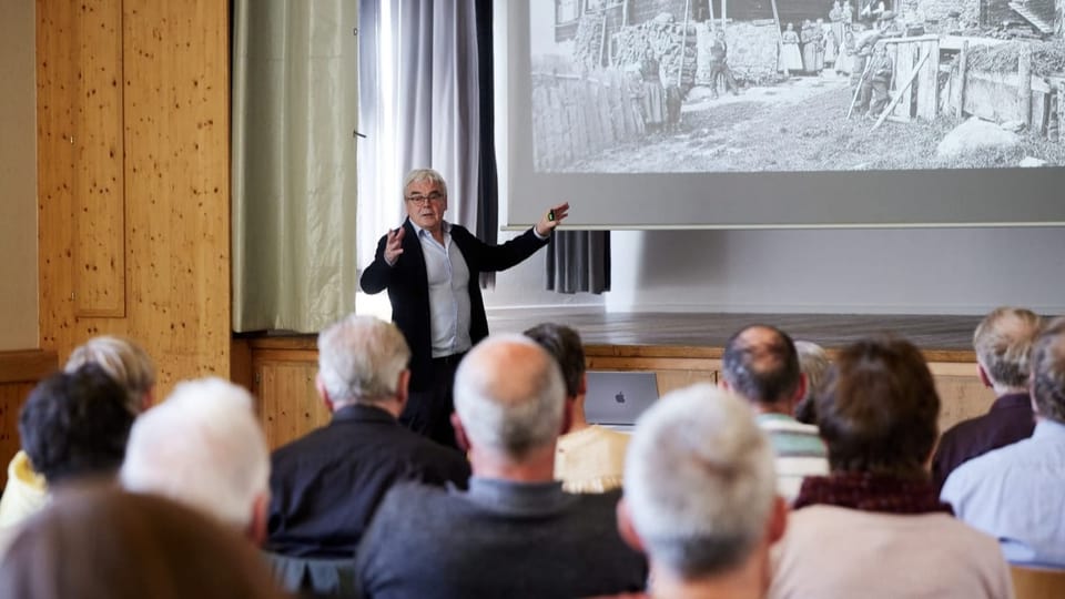 Albert Lutz fa in referat avant bleras persunas