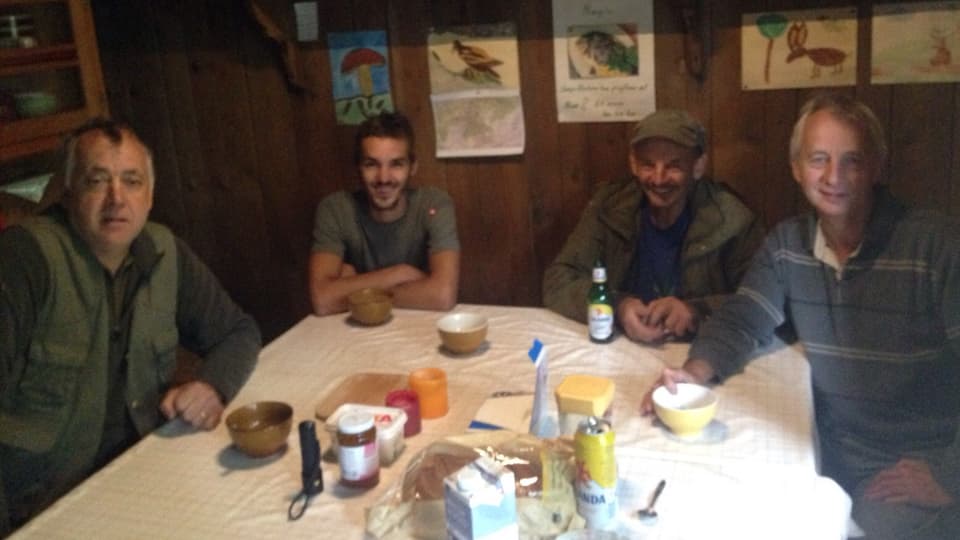 La gruppa da chatscha cun Venanzi Nay, Martin Alig, Sep Antoni Nay e Vitus Nay.