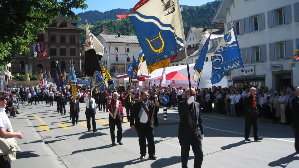 Impressiuns da la festa da chant a Glion.