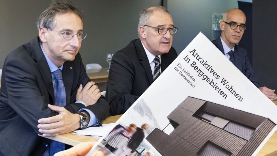 Foto da Egger, Parmelin e Tschirren