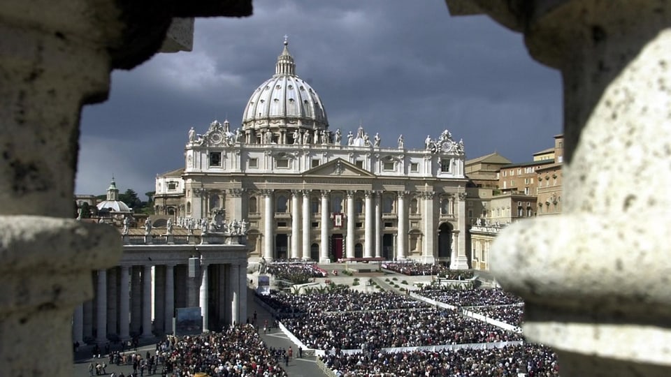 La plazza da S. Pieder en il Vatican.