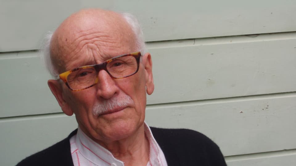 Saira: Vic Hendry avess oz 95 onns - sia vita, il scriver
