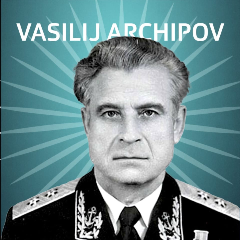 Vasillij Archipov sco um da ca 50 en mondura d'admiral.