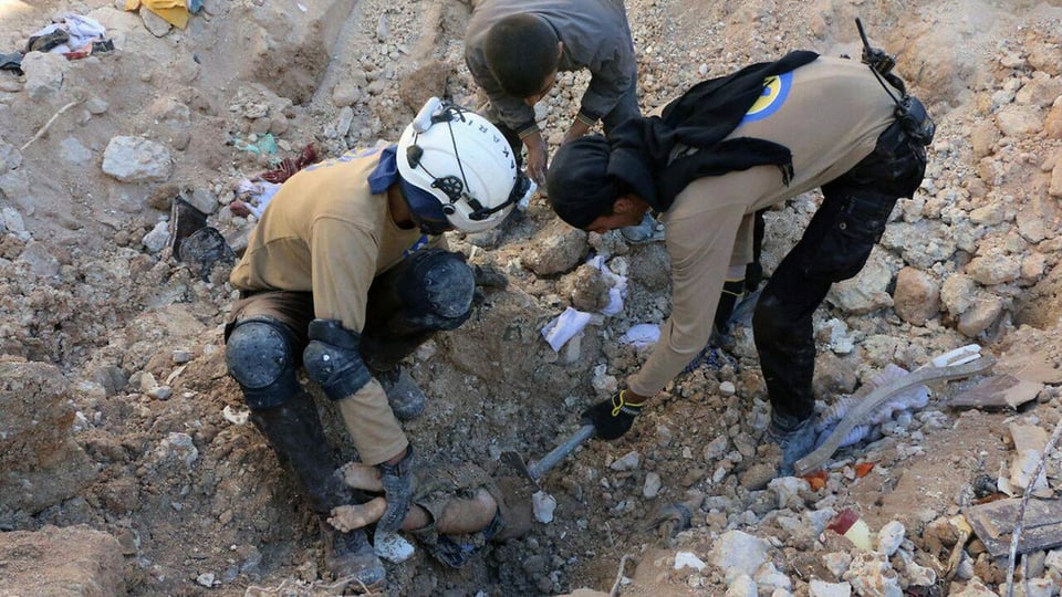 La protecziun civila salva la bara dad in mort.