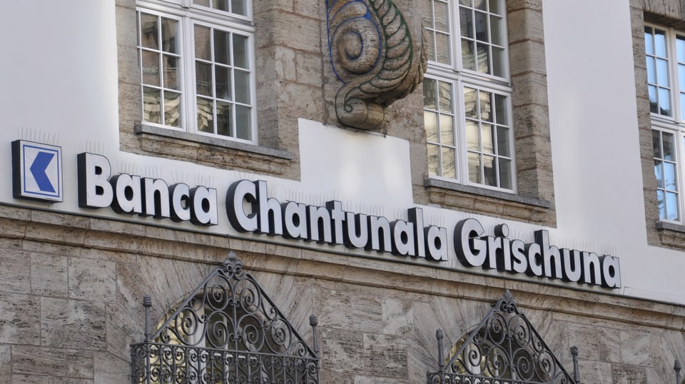 La fatschada da la Banca chantunala grischuna a Cuira