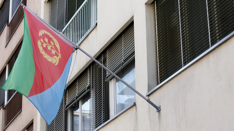 bandiera da l'Eritrea vid in bajetg a Genevra