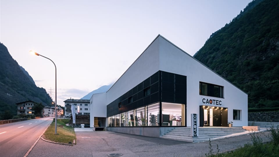 Edifizi da la caotec a Brusio.