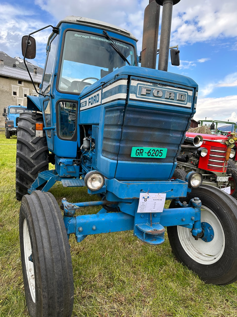 Ein alter Ford Traktor