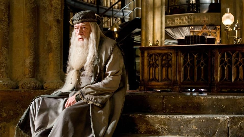 Phantastische Tierwesen 3 Um cun barba lunga alva, figura da Harry Potter