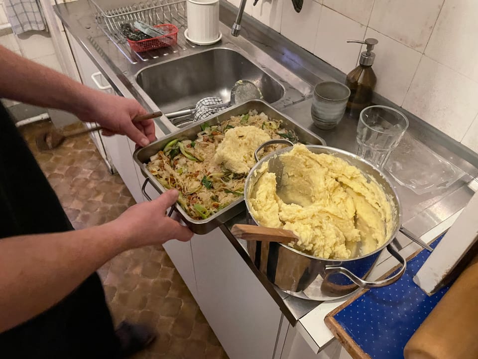 Das Gericht wurde mit den vorhandenen Zutaten improvisiert.