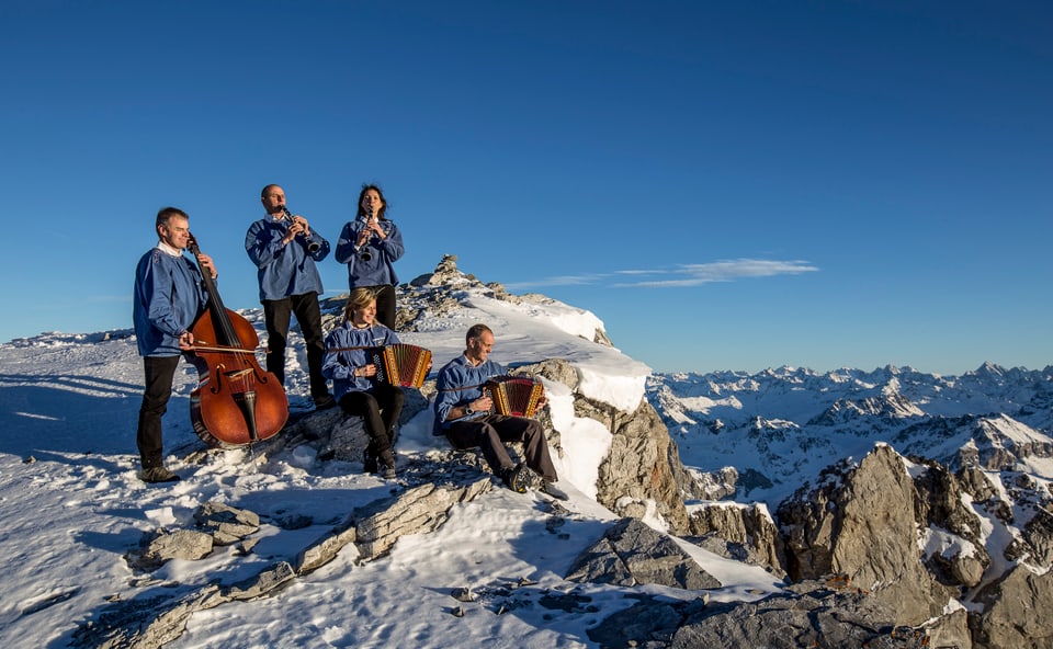 Ina furmaziun da musica populara