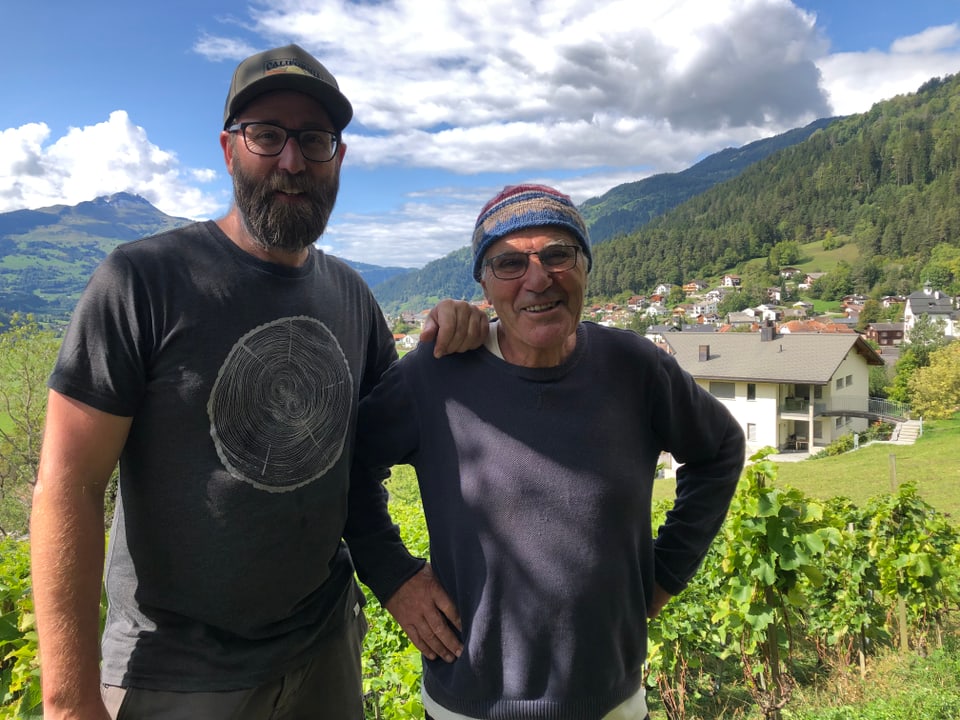 La vendemia, in di spezial per Aron e Hannes Candrian Dus umens