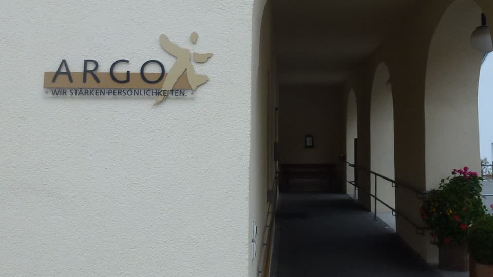 L’entrada dal lavuratori ARGO a Glion.