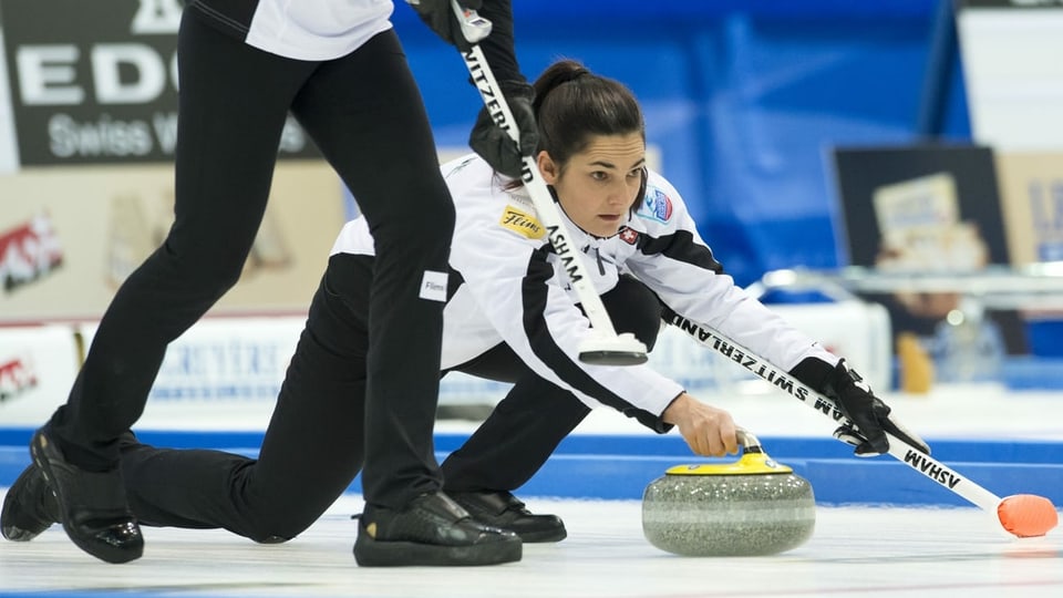 Binia Feltscher ha terminà sia carriera professiunala da curling