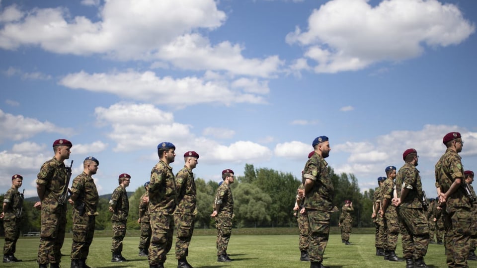 Commembers da l'armadas svizra, ils 29 da matg 2022.