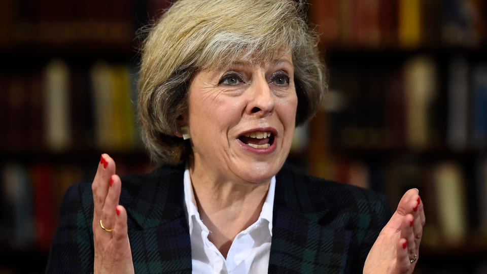Surpiglia la mesemna saira il post dal vertent primminister da la Gronda Britannia: Theresa May.