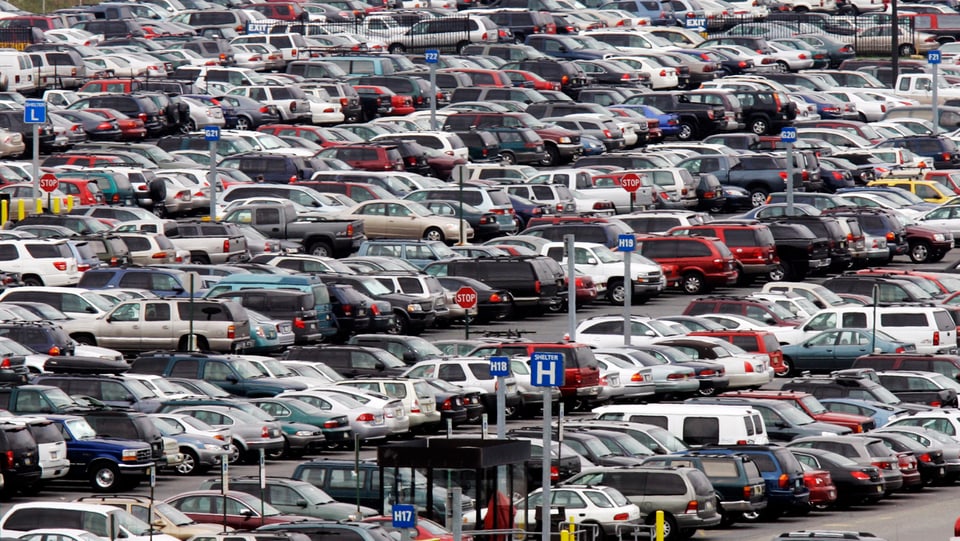 Sch’ins parcass tut ils autos da persunas admess en svizra in sper l'auter (4.5 milliuns) sa survegniss ina surfatscha da 57 kilometers quadrat.