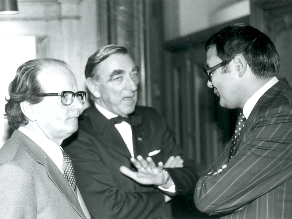 Tista Murk a chaschun dal «Dil parlament» cun Albert Ryser e Columberg Dumeni.