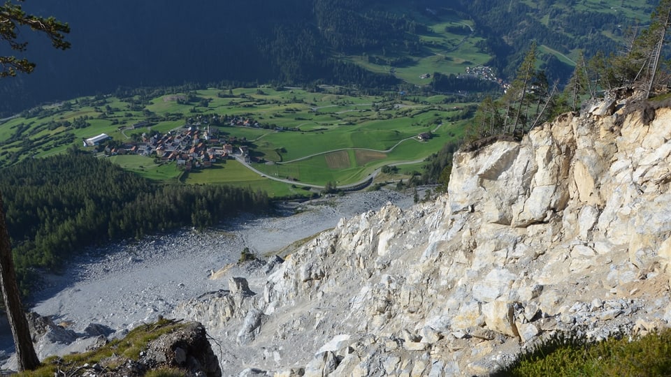 La bova periclitescha la segirtad dal vitg da Brinzauls.
