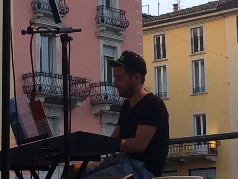 Il Chor d'uffants Surselva Purtret dal pianist.