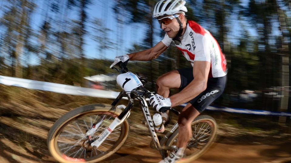 Nino Schurter durant ina cursa.