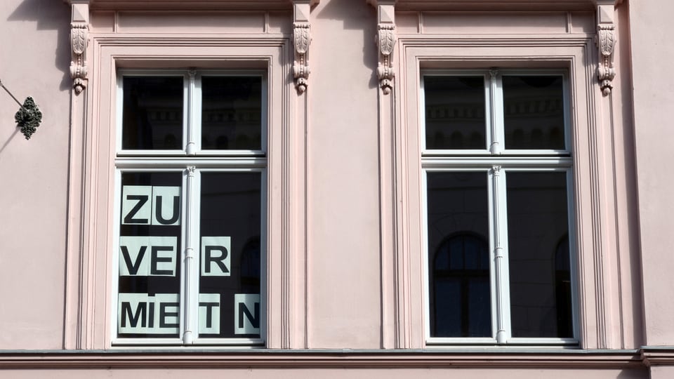 Finiastras cun "zu vermieten".